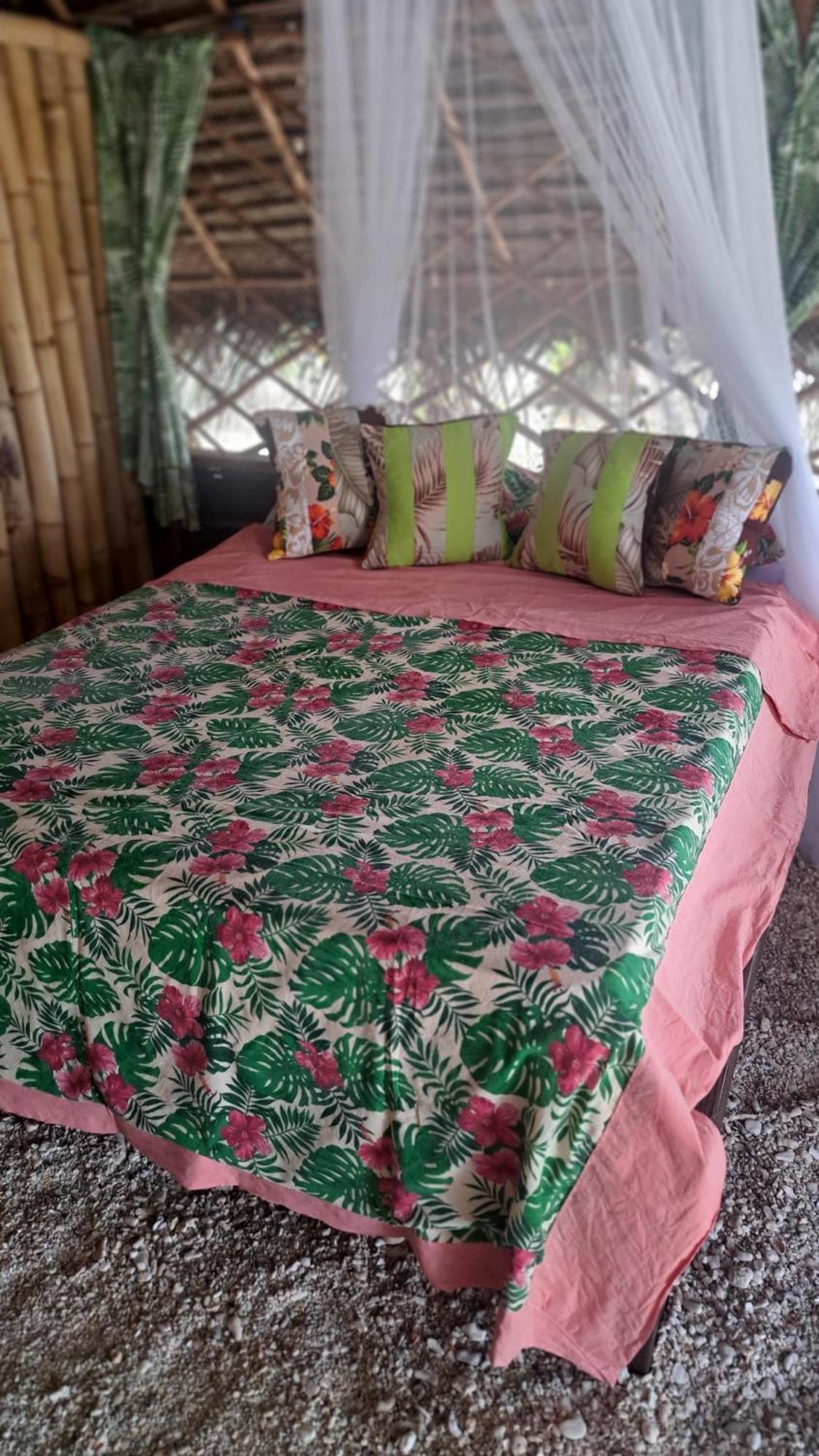 Mahana Tua Lodge Huahine Fare Extérieur photo